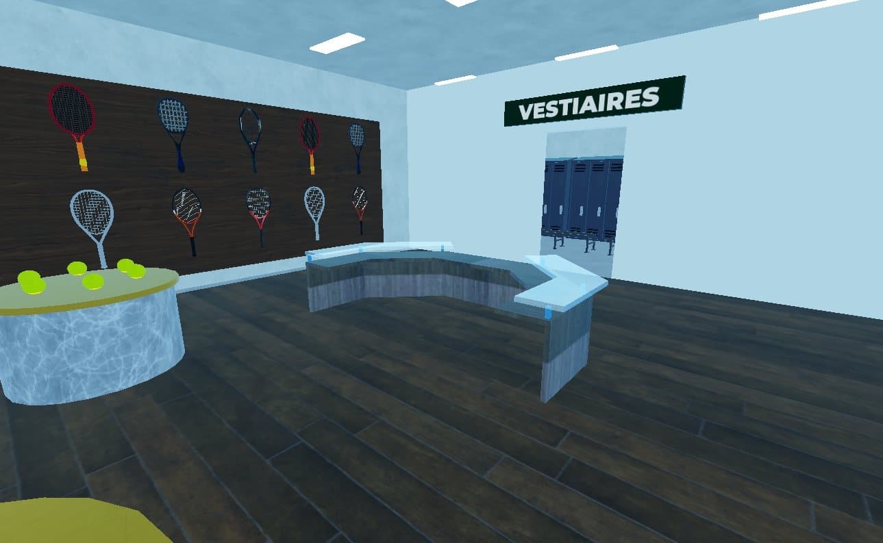 La boutique du club-house et son mur de raquettes